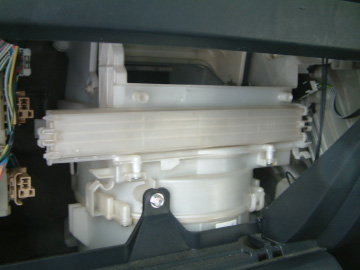 車のエアコンボックス