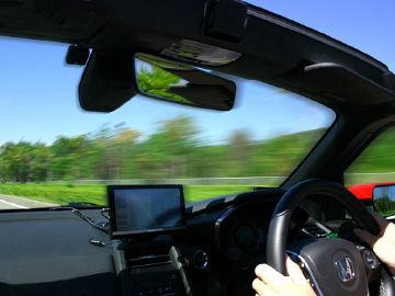 オープンカーの運転