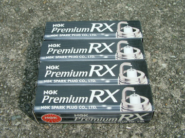 車のスパークプラグ（NGKのプレミアムRX）