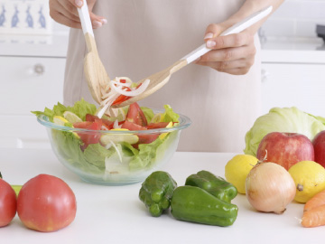 野菜サラダを作る