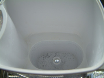 ポットタイプの浄水器のフィルターの交換手順1