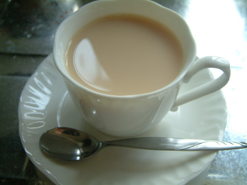 ミルクを入れたらミルクティーの完成