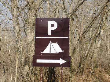 キャンプ場の看板